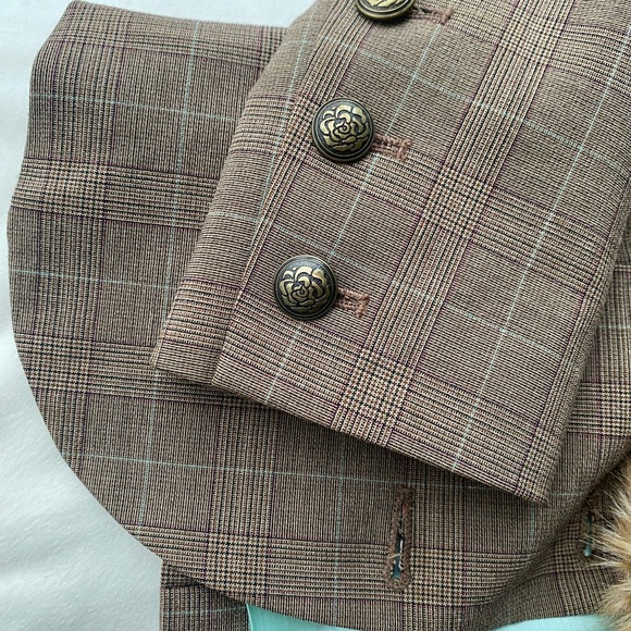 Burgundy plaid designer Blazer with Faux Fur Trim - Picture 15 of 16